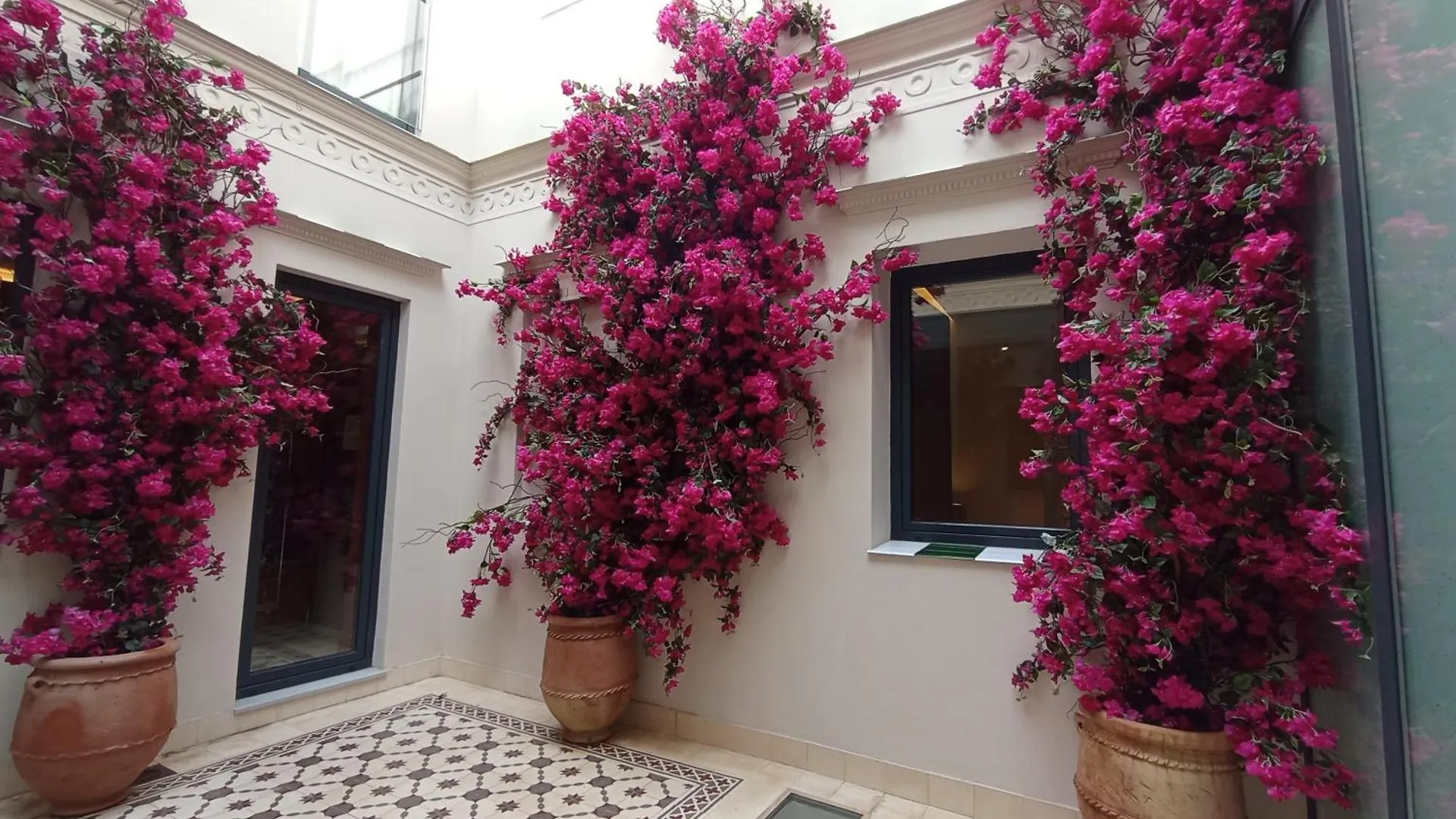 Uma Suites Parada Del Marques Sevilla 3*,  Spanien