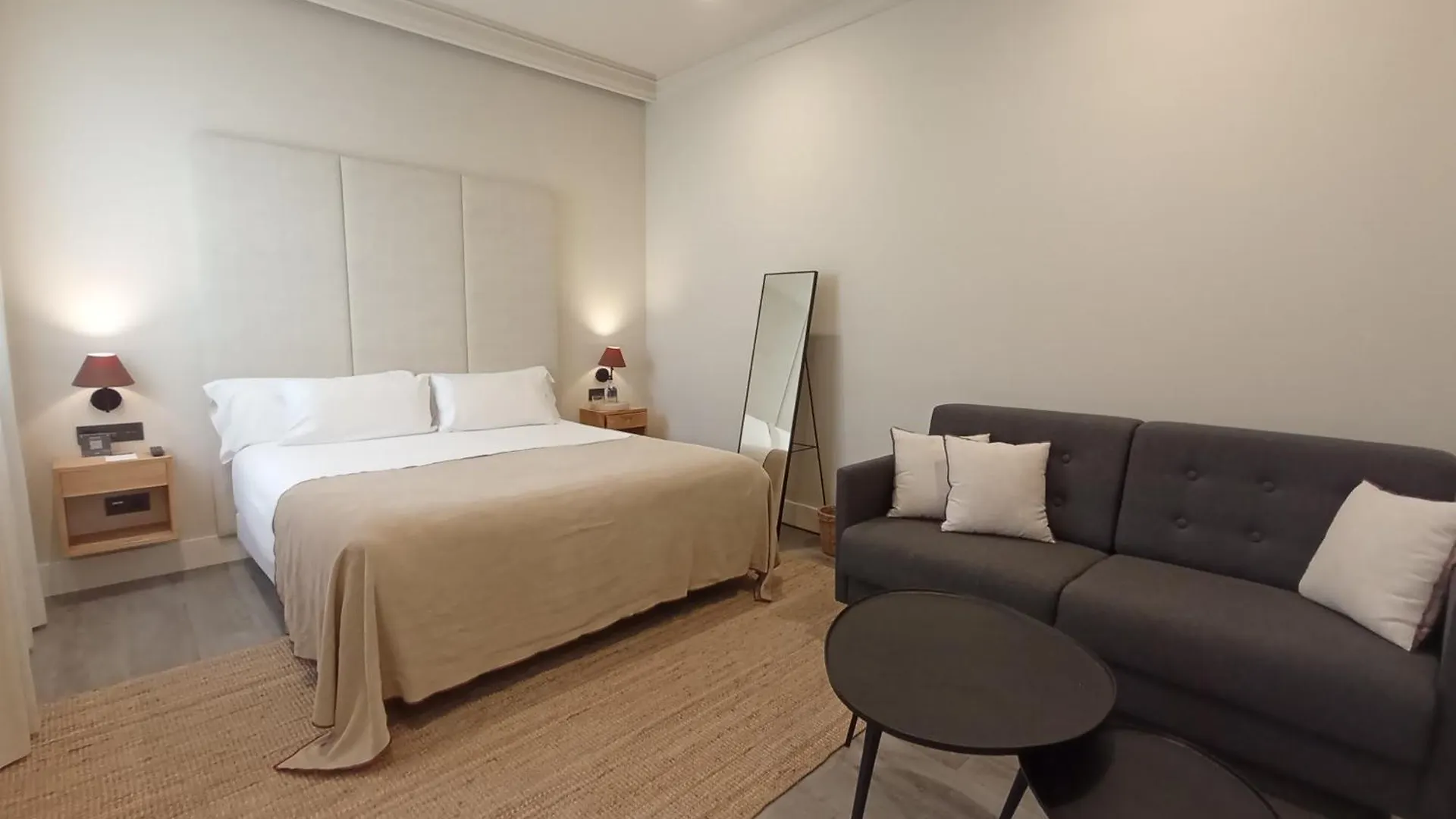 Hotel Uma Suites Parada Del Marques Sevilla